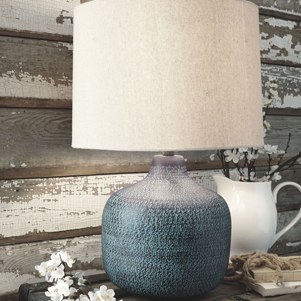 Malthace - Patina - Metal Table Lamp